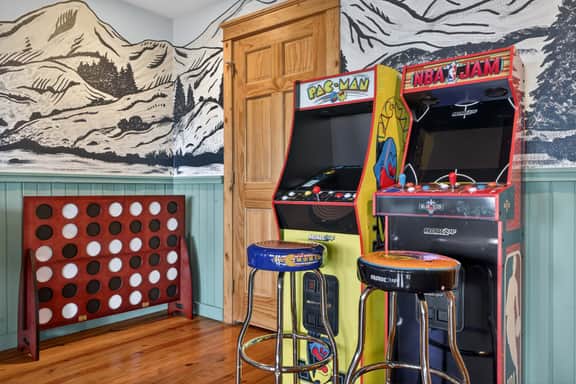 Ski-Out to Hatley Pointe • Alpine Slide • Rec Room