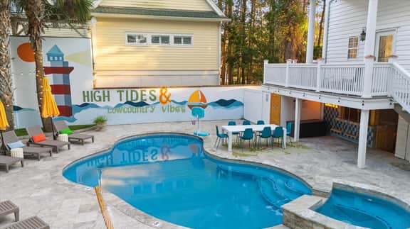 Burkes Beach Reserve | Golf Sim & Pickleball | Sleeps 24