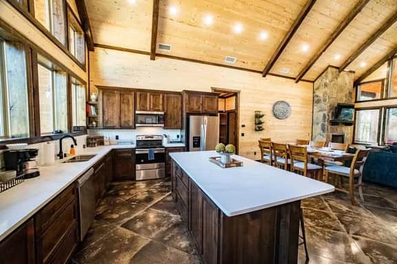 Sleeps 13 | Hot Tub, Arcade, Firepit & Games