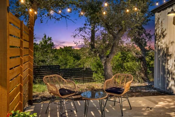 Hill Country Hideaway | Modern Barndominium for 6