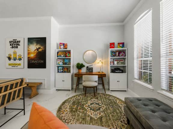 4 Themed Rooms | 11 Min to Universal Kids