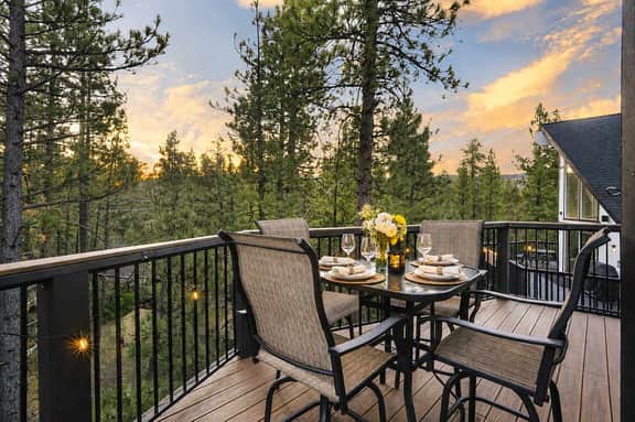 Hilltop Cabin | Fireplace - Games - Views
