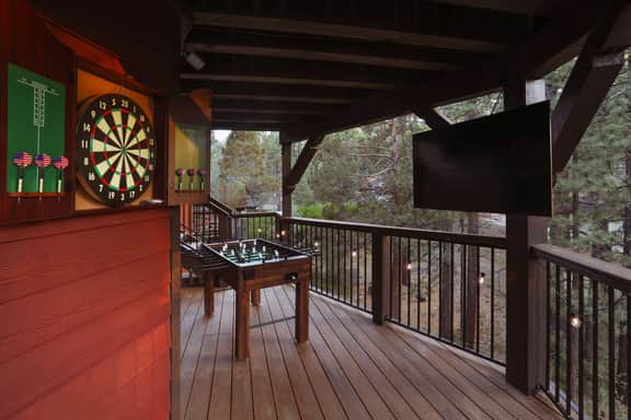 Hilltop Cabin | Fireplace - Games - Views
