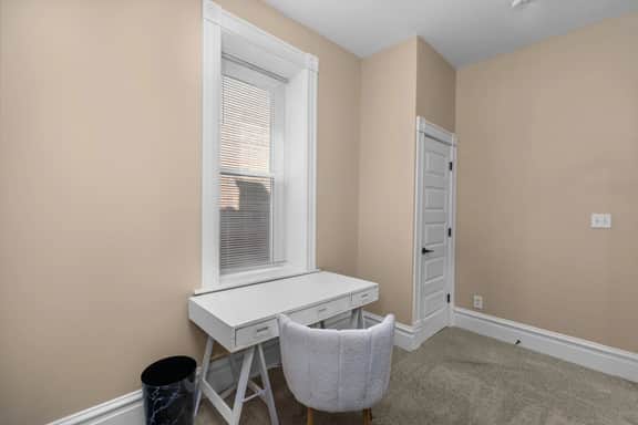 Historic St Louis Retreat | Two Levels | Sleeps 12