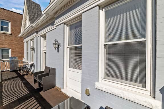 Near Forest Park & Central West End - Sleeps 6
