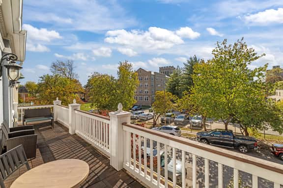 Near Forest Park & Central West End - Sleeps 6