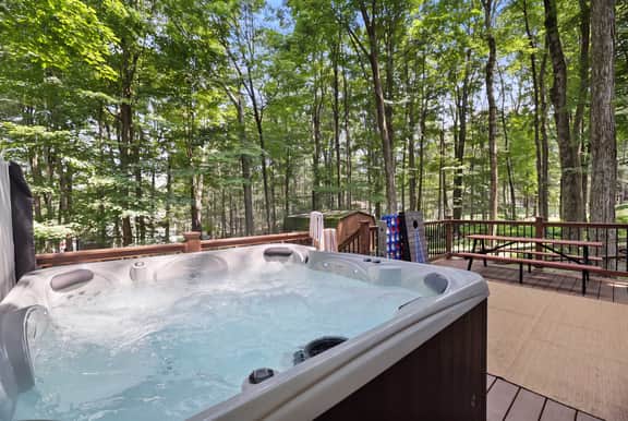Pocono Lake Escape | Hot Tub, Games & Outdoor Fun - Image 4