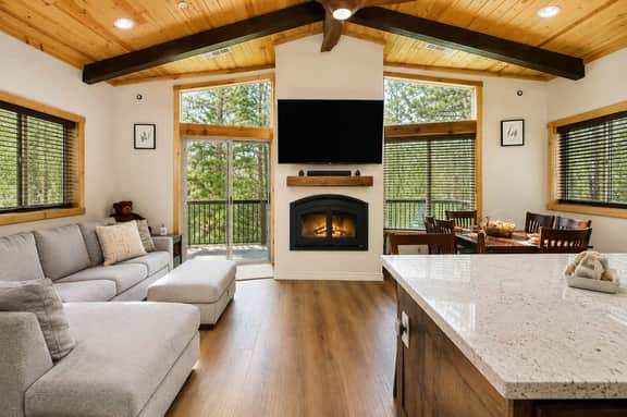 Hilltop Cabin | Fireplace - Games - Views - Image 2