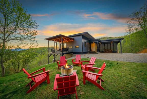 Blissful Bluff • Mtn Views • Fire Pit • Sleeps 6 - Image 5