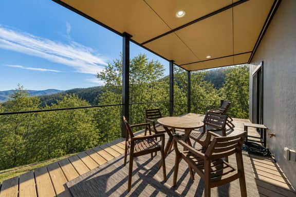 Blissful Bluff • Mtn Views • Fire Pit • Sleeps 6 - Image 4
