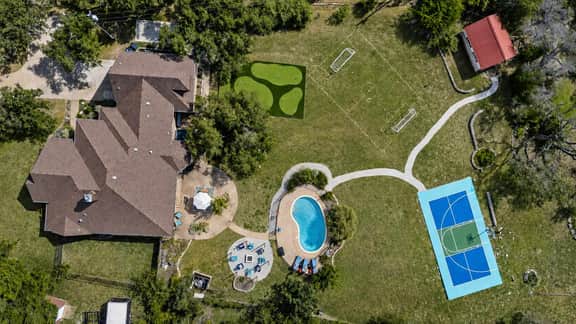 The Canyon Social | Pool • Hot Tub • Sport Court - Image 2