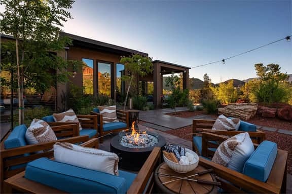 Bell Rock Hacienda | Rooftop deck •Hot tub• Sauna - Image 3