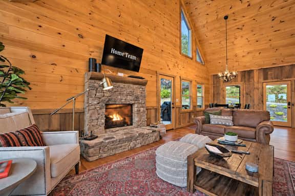 Long-Range Views | Game Room | Fire Pit | Pets - Image 4