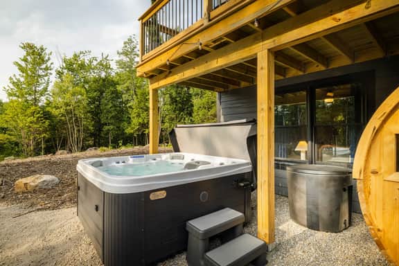 Close to Sunday River: Hot Tub, Sauna, Cold Plunge - Image 2
