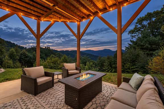 Stunning Mtn Views • Hot Tub • Firepit • Sleeps 10 - Image 4