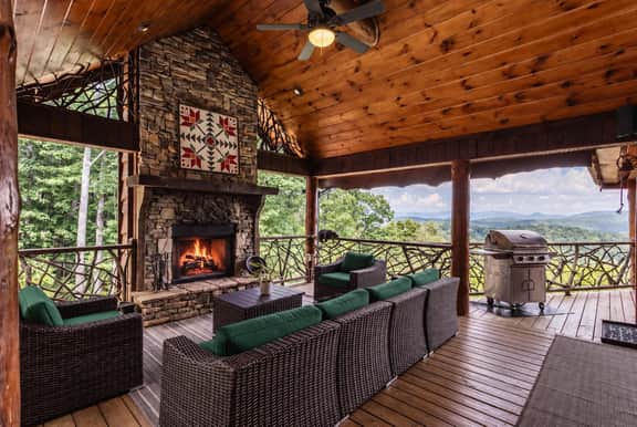 Epic Mtn Views • Hot Tub • Fire Pit • Sleeps 13 - Image 5