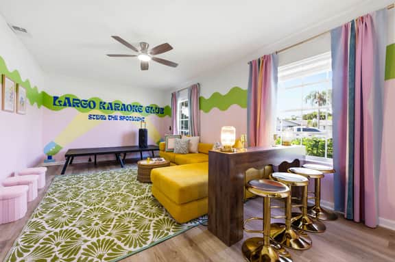 Pool • Hot Tub• Putt Putt • Game Room • Karaoke - Image 4