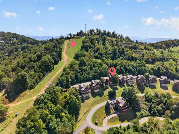 Ski-Out to Hatley Pointe | Hot Tub | Sleeps 8 - Image 5