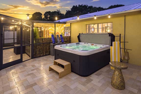 West Palm Oasis | Pool • Hot Tub • Sauna • Games - Image 4