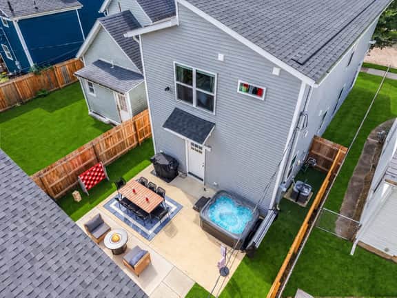 Scarlet State of Mind | Hot Tub + Games - Image 2