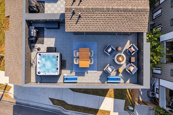 Nashville Hideaway | Rooftop Hot Tub & Fire Pit - Image 4