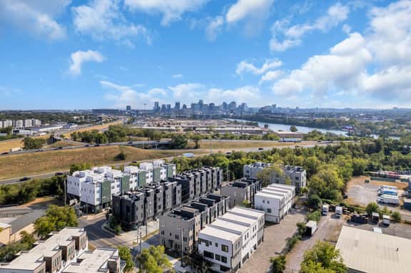 Nashville Hideaway | Private Rooftop • City View - Image 2