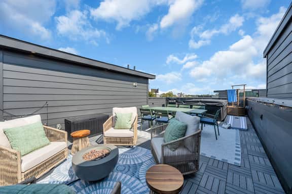 Nashville Hideaway | Private Rooftop • City View - Image 5