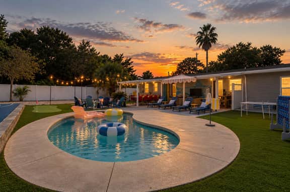 FWB Paradise | Sports Court | Hot Tub | Putt Putt - Image 4