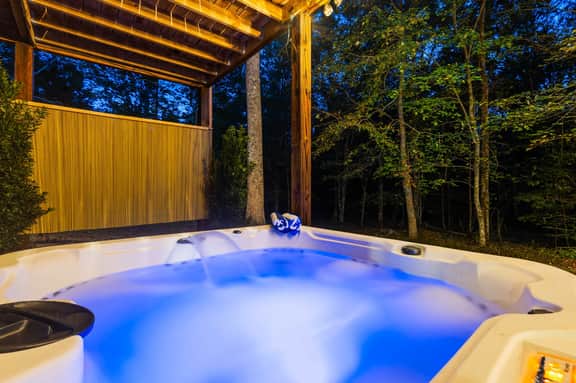 6BR | Sauna, Hot Tub & Games | 8 Min Downtown - Image 5