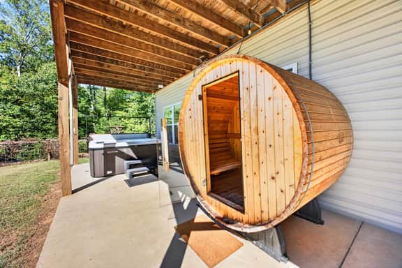 Wineberry Ridge | Hot Tub • Sauna • Grill • Views - Image 3