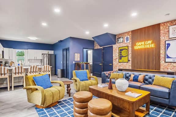 Indy Escape | Sauna, Hot Tub, Firepit & Games - Image 4
