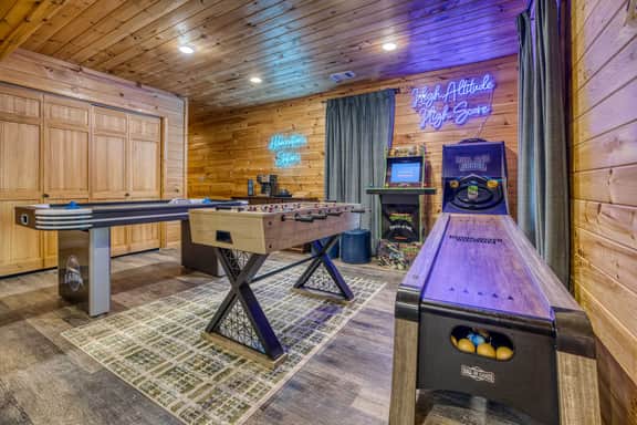 4BR Blue Ridge Cabin • Mtn Views, Sauna & Hot Tub - Image 4