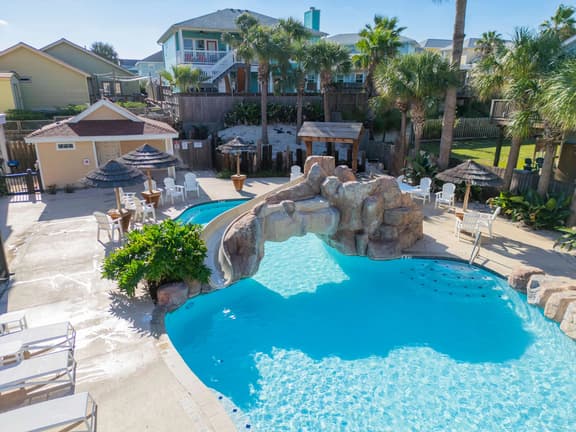 Cajun Shrimp ~ Heated Resort Pool w/ Slide