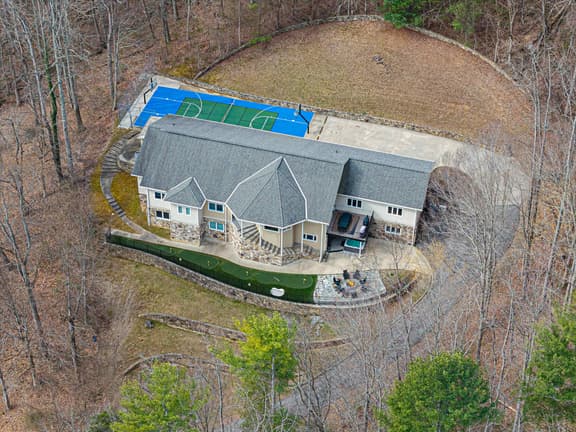 7k SqFt Estate - Epic Amenities & Fun - Sleeps 20