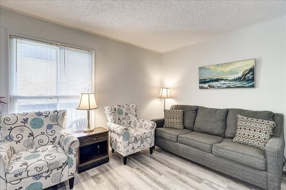 Pompano- 2 Min Drive to Beach! | Sleeps 4