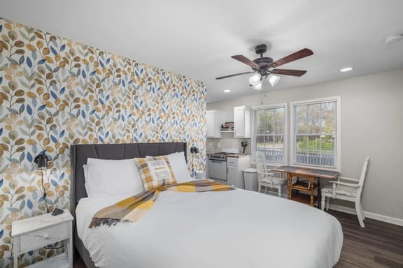 Downtown Kimmswick~ Studio~ Newly Renovated