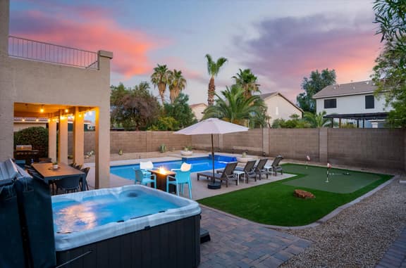 Chandler Charm! Heated Pool~Spa~Gameroom~PuttPutt