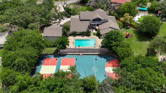 Huge Pickleball Mansion~Sleeps 26~Pool & Hot Tub