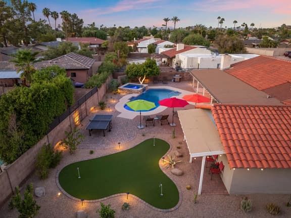 The Rusty Cactus - Heated Pool, Spa, & More!