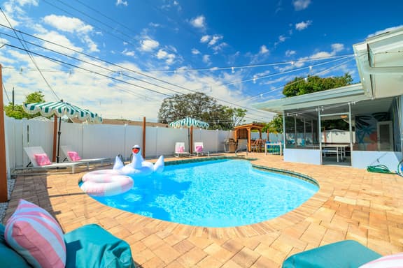 Playcation|Putt Putt|Pool|Tiki Bar|Game Room