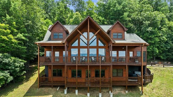 Stunning Mtn Views! Sleeps 10~Hot Tub~Game Room