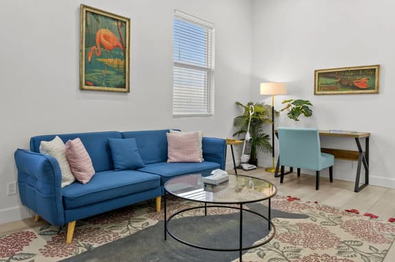 Pineapple Paradise #2 • 13 min to Beach • Fire Pit