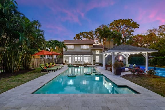Sleeps 10 | Pool, Slide, Pickleball & Fire Pit