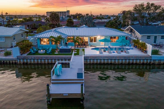 Private Dock • Pool • Hot Tub • Puttputt • Games