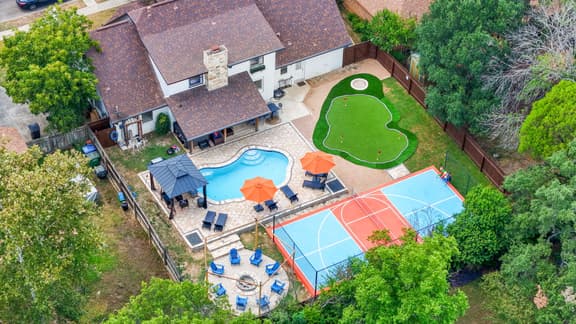 Pool, Games, Pickleball & Putt Putt Fun!