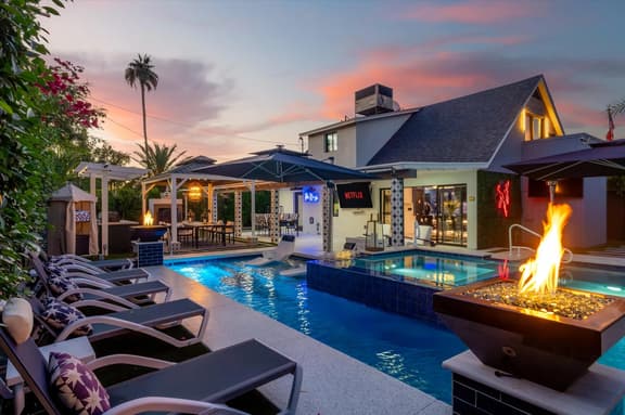 Luminosity Escape • Pool • Hot Tub • Dog-friendly