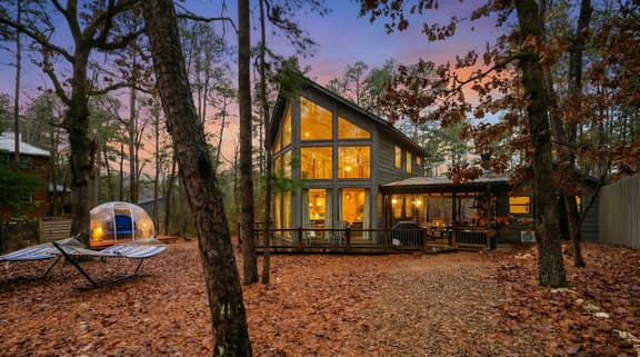 Retro Retreat: Stargazing Dome, Sauna & Hot Tub