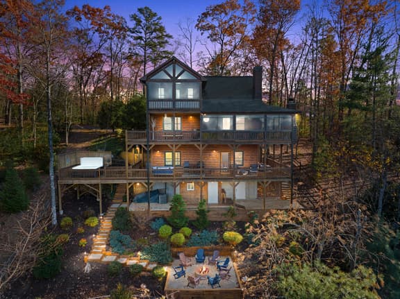Family-Friendly Cabin: Hot Tub, Games & Views