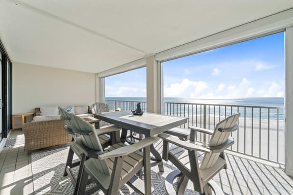 Beach Front • 7th Floor • Views • Pools • Hot Tub