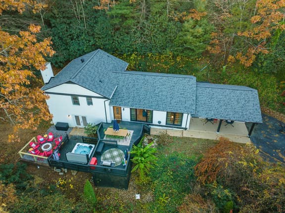 Expansive Deck  Sleeps 16  Hot Tub  Game Room